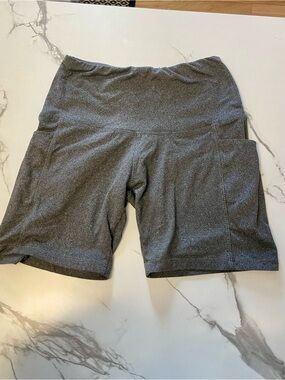 High-Rise Performance Bike Shorts in Heather Charcoal